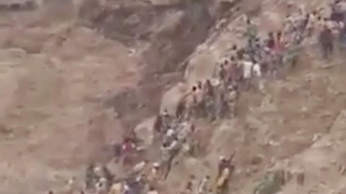 Обвал на золотом руднике в ЦАР, где погибли более 30 человек. Видео