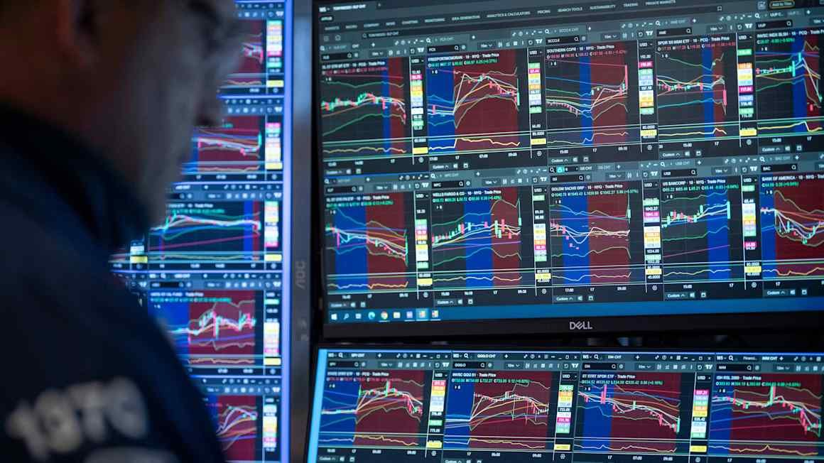Фонды Quant пошатнулись, поскольку Казначейство увеличивает объемы выкупа акций, а акции Moderna стремительно растут