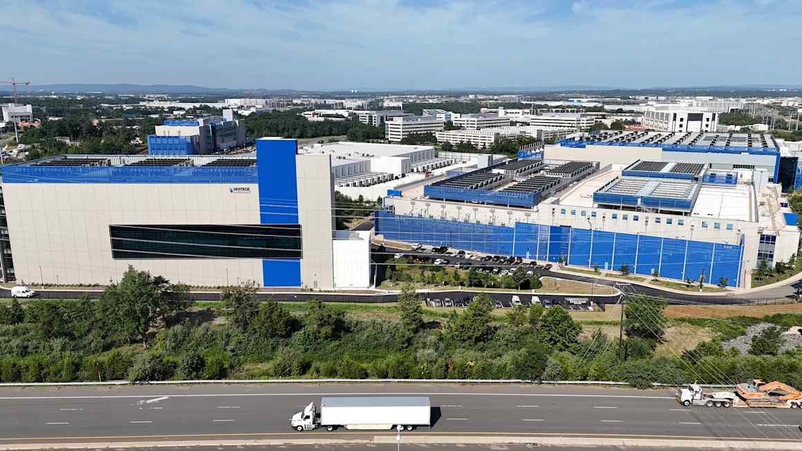 Vantage Data Centers привлекает займы на $2 млрд от Pimco и PGIM