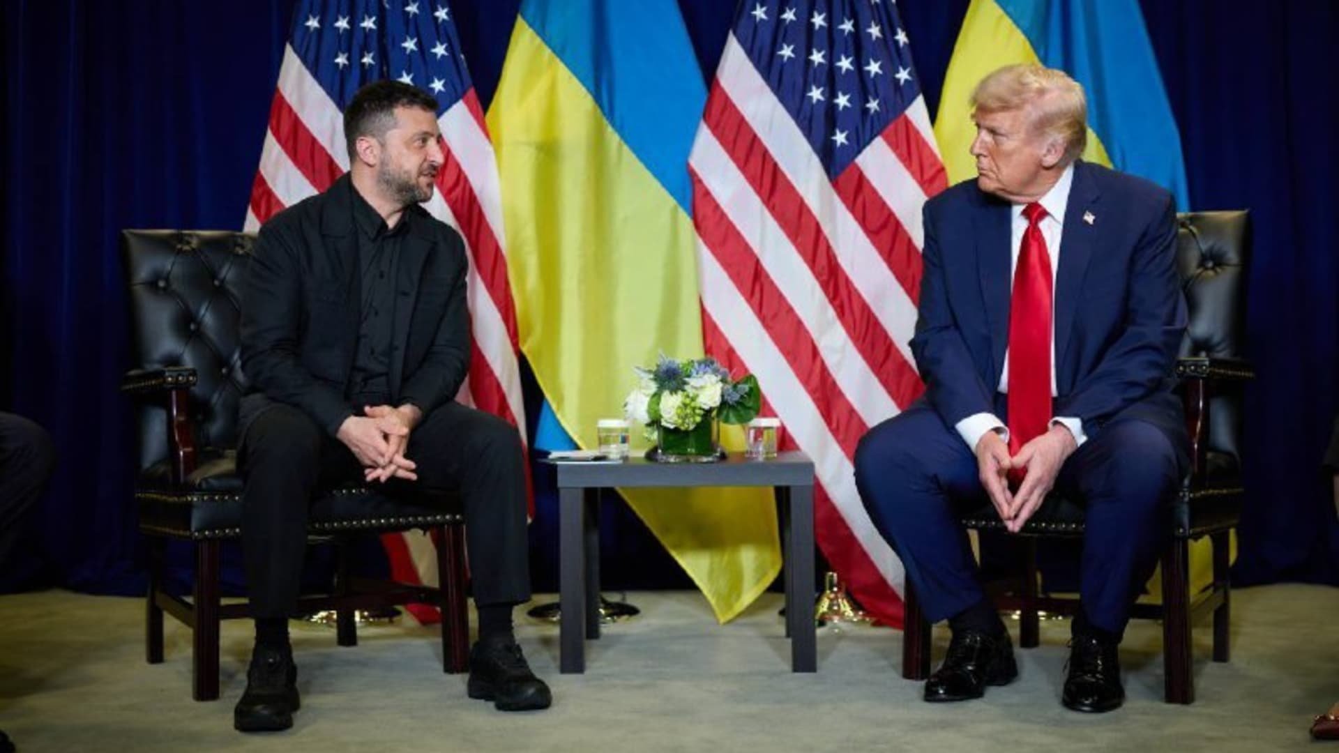 Трамп лоббирует энергетическое перемирие: цены на бензин могут замереть, но новых месторождений нефти всё меньше — кто заплатит за паузу