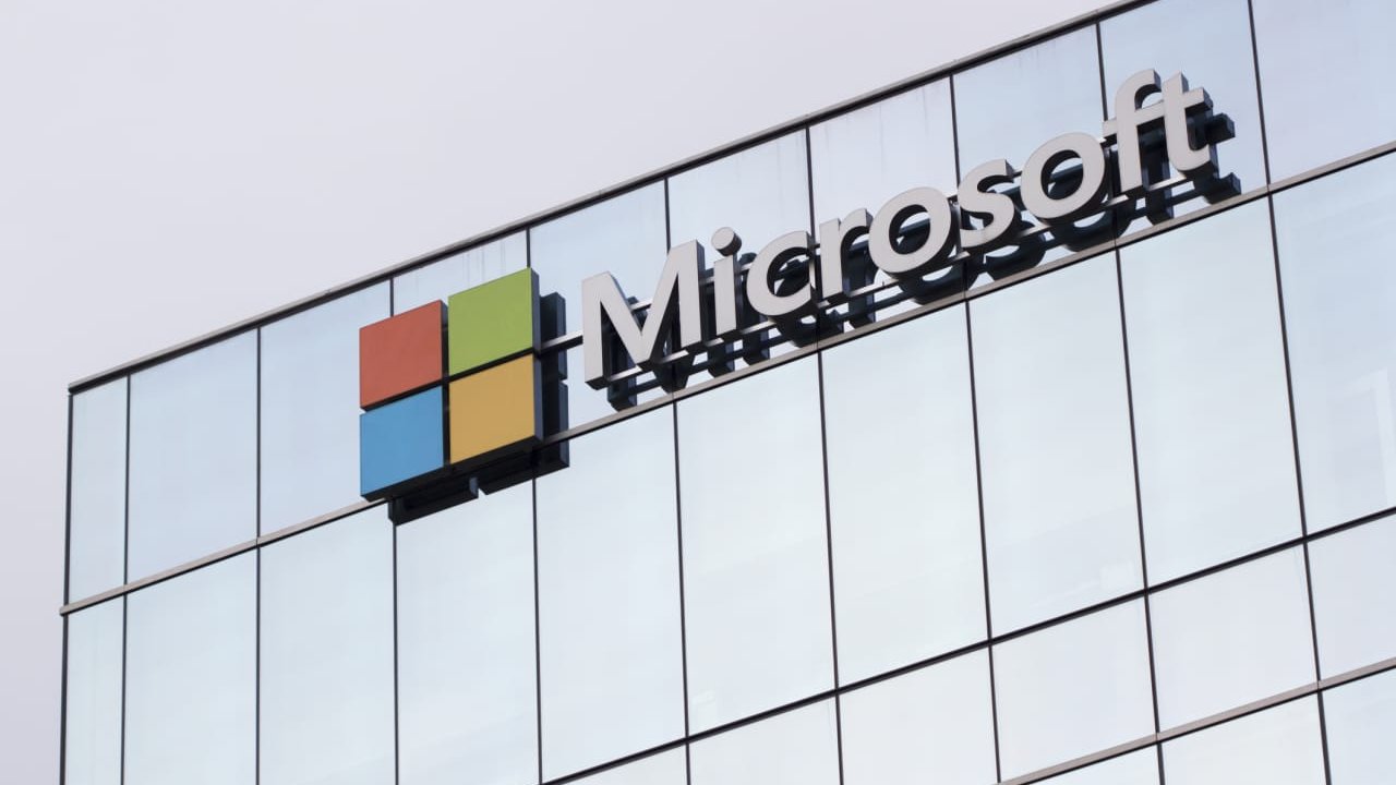 Акции Microsoft резко ожили и направляются к максимальному закрытию года