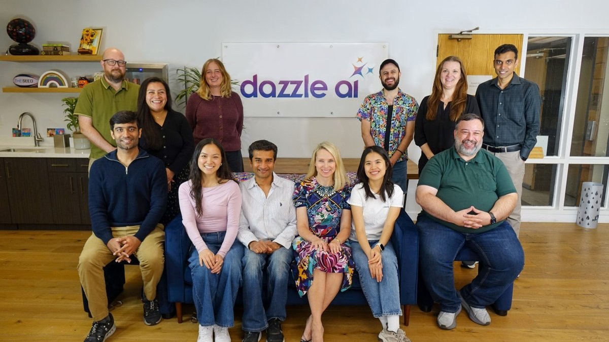 С помощью Dazzle Марисса Майер готова поспорить, что в вашей фотопленке содержится больше информации о вашей жизни, чем в вашем почтовом ящике