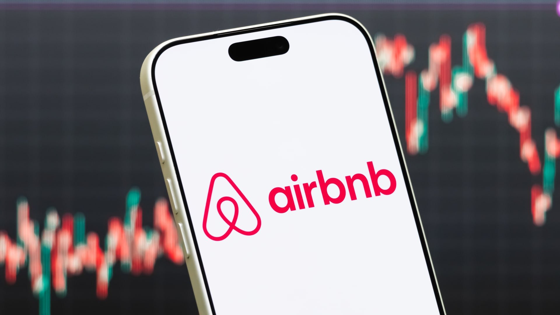 Airbnb выглядит дешевле, чем обычно. KeyBanc советует купить его сейчас