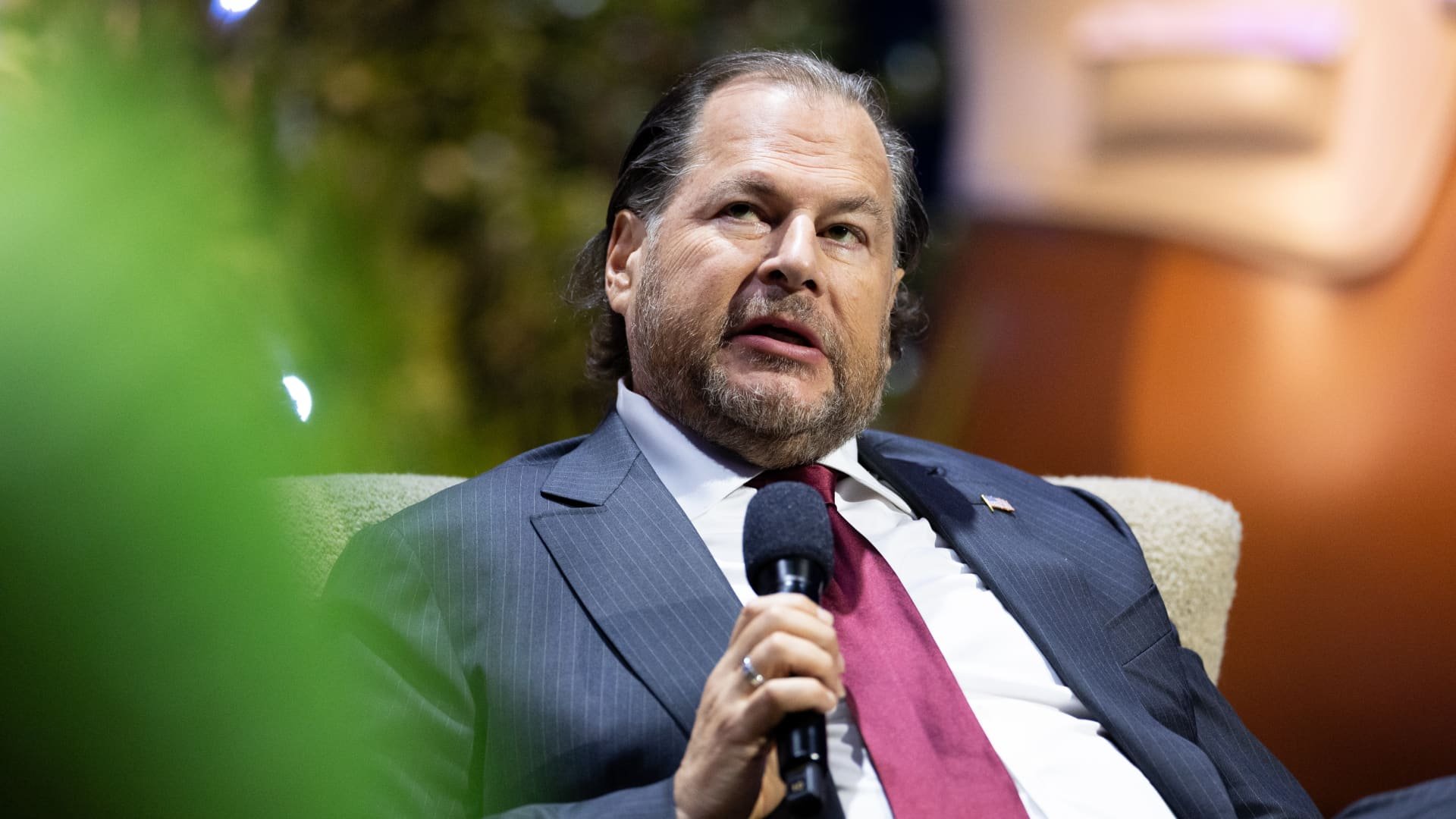 Акции Salesforce в центре путаницы вокруг ИИ: стратегия для торговли.