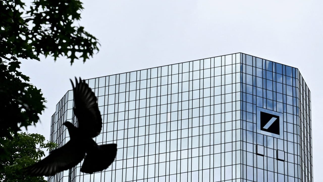 Deutsche Bank: "Сверхразум" может так и не появиться. Как это скажется на экономике США.