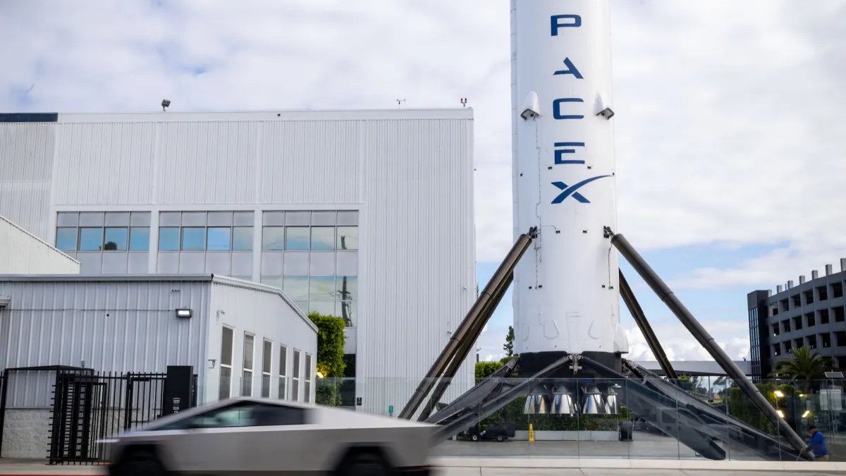 Маск толкает SpaceX и Tesla к слиянию: частным инвесторам откроют доступ к космосу, но цена входа вырастет