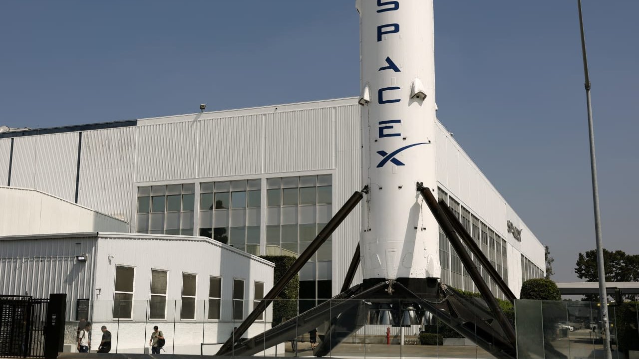 Почему акции SpaceX стремительно растут, а вместе с ними и весь мир искусственного интеллекта