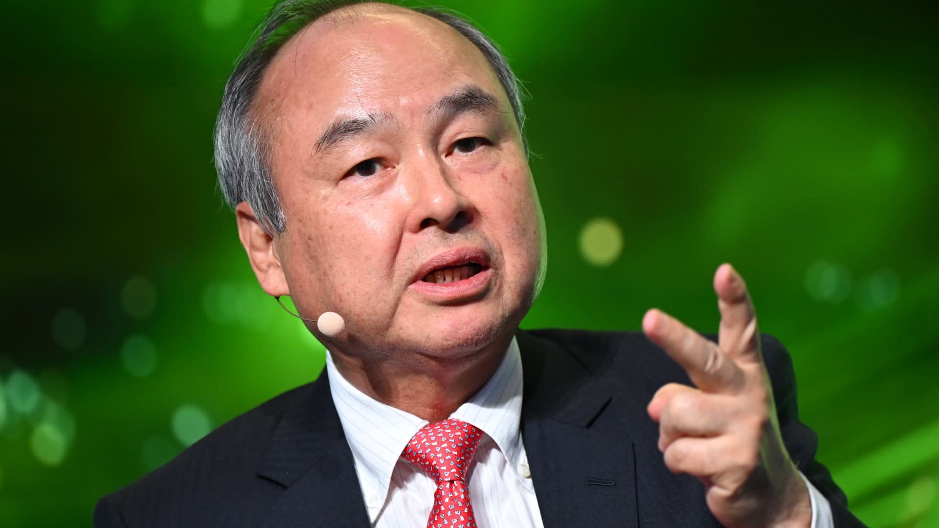 SoftBank планирует инвестировать $50 миллиардов в технологии Малайзии, стремящейся стать «нацией ИИ